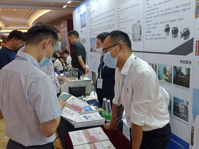 現(xiàn)場客戶展臺咨詢1